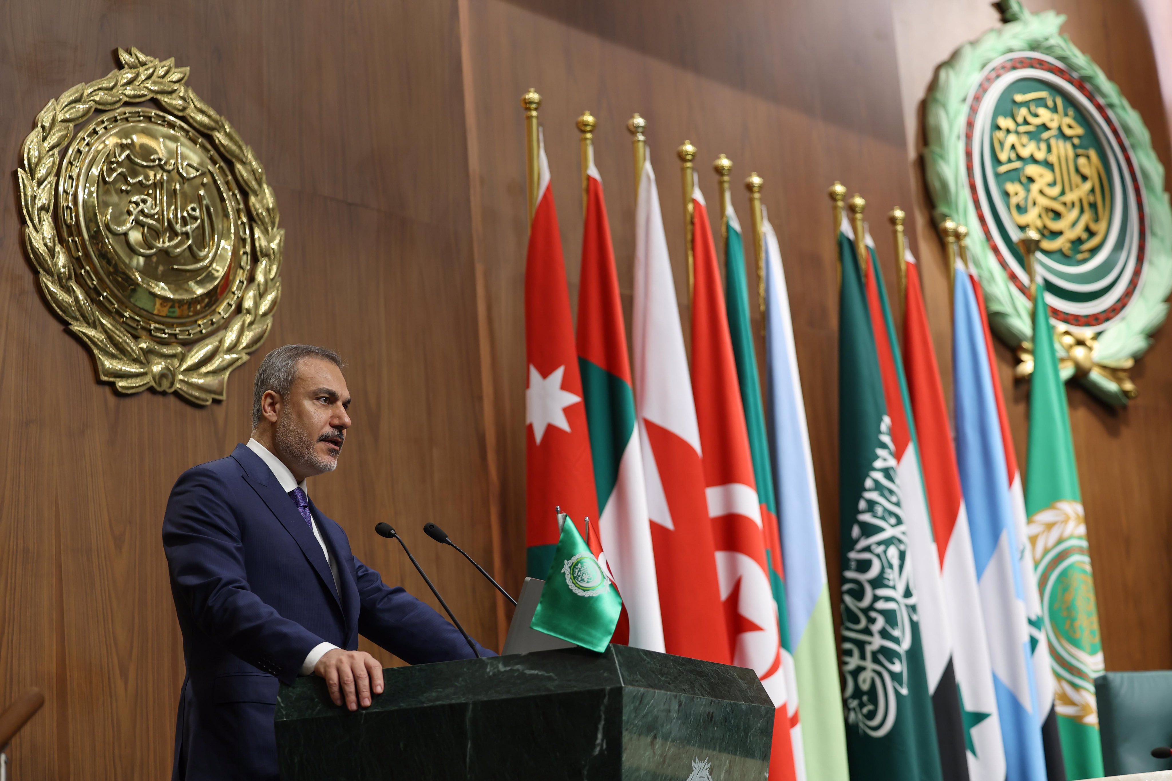 فيدان يبحث مع مسؤولين عرب ومسلمين وغربيين جهود وقف حرب إيران